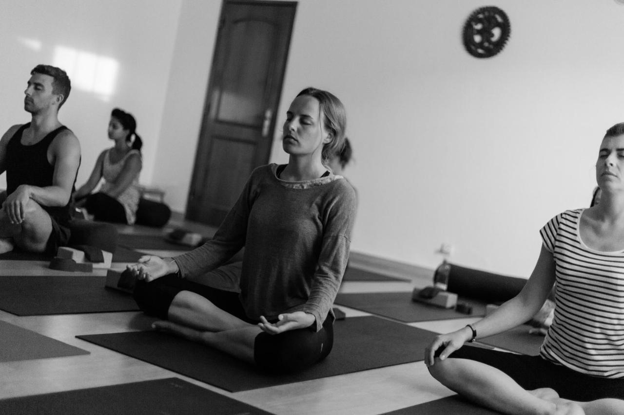 Surf Yoga Ericeira Guest House Esterno foto